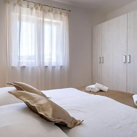 Mistral Apartment *